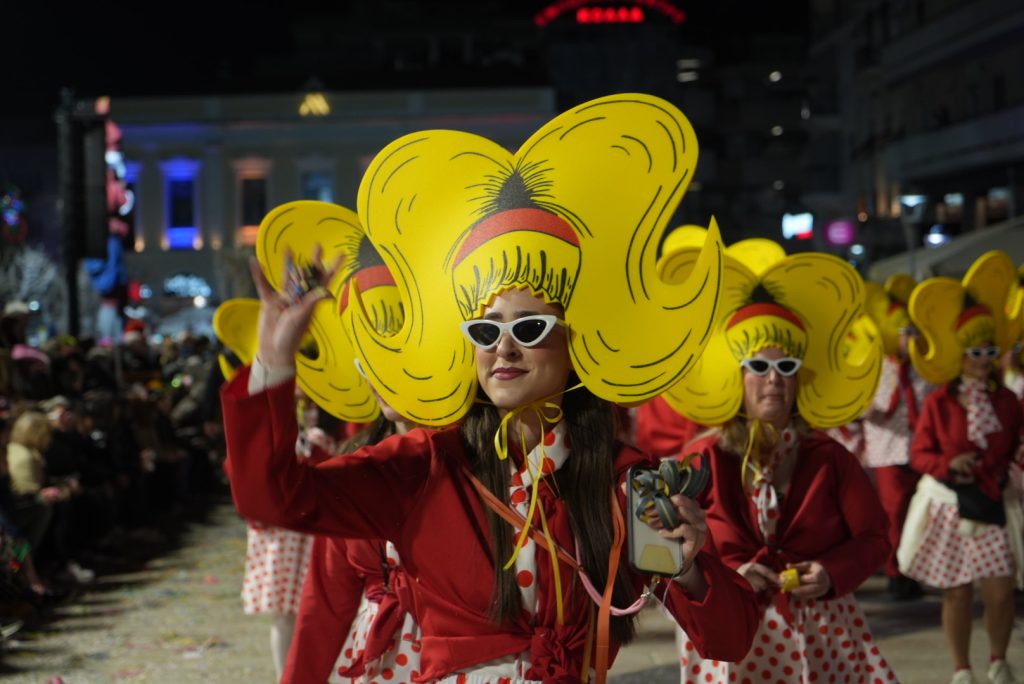 Πάτρα: Καρναβαλικά καρέ των πληρωμάτων της Νυχτερινής Παρέλασης NEΕΣ ΦΩΤΟ