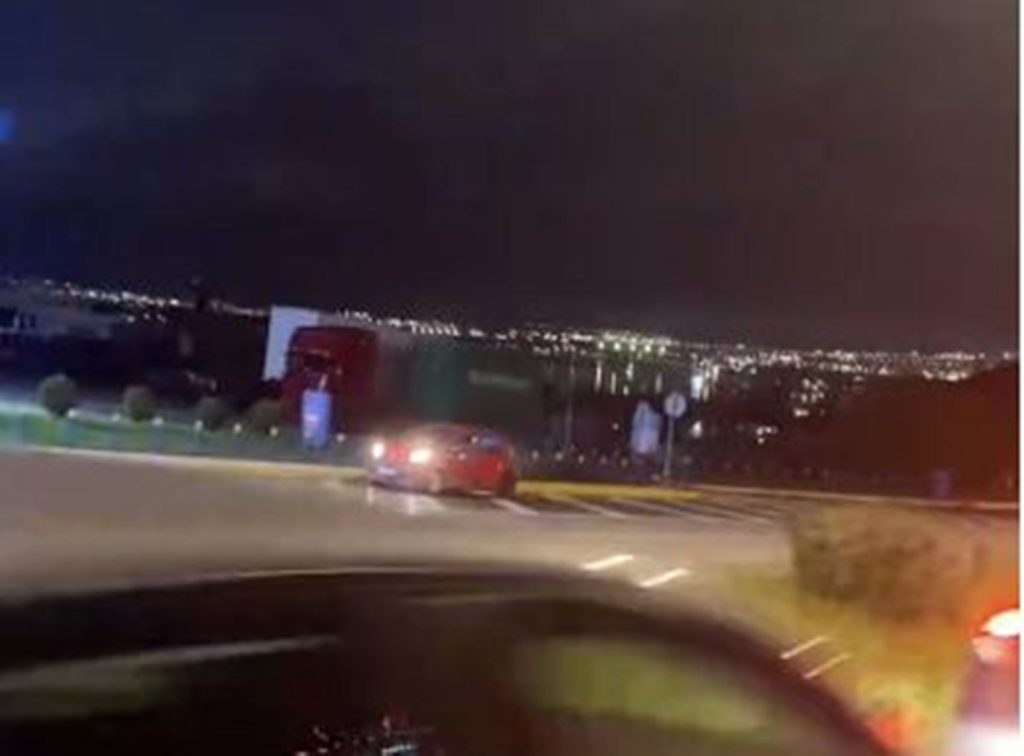 Οδηγούσε με όπισθεν στο αντίθετο ρεύμα λόγω...κίνησης! ΒΙΝΤΕΟ