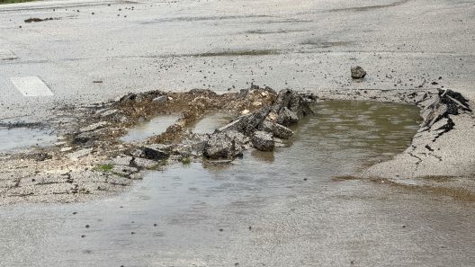 Δυτική Αχαΐα: Άθλια η κατάσταση του οδικού δικτύου - Αλεξόπουλος σε Δήμα ΦΩΤΟ