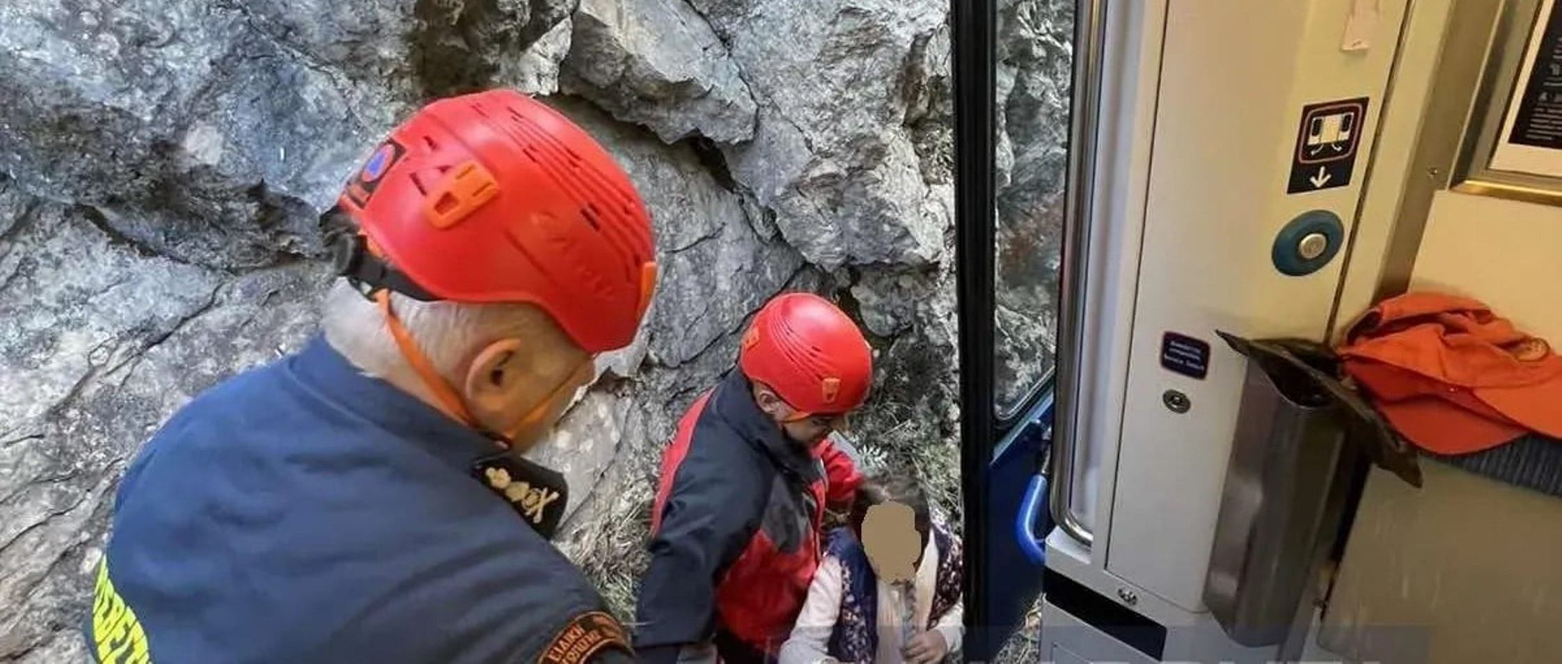 Αχαΐα: Και παιδιά ανάμεσα στους εγκλωβισμένους του Οδοντωτού, η επιχείρηση της Πυροσβεστικής