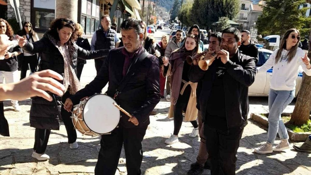 Καλάβρυτα: Κούλουμα με νταούλι και ζουρνά κατ' έθιμο ΦΩΤΟ