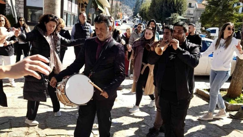 Καλάβρυτα: Κούλουμα με νταούλι και ζουρνά κατ' έθιμο ΦΩΤΟ 24 Καλάβρυτα: Κούλουμα με νταούλι και ζουρνά κατ' έθιμο ΦΩΤΟ