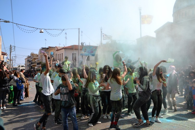 Αιγιάλεια:Τέσσερις παρελάσεις με πάνω από 4.000 καρναβαλιστές - Σε Αίγιο, Αιγείρα, Ακράτα, Διακοπτό ΦΩΤΟ