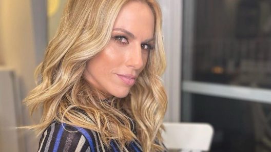 Ταξίδι στο εξωτερικό για την αιγιώτισσα Ντορέττα Παπαδημητρίου με παιδιά και σύντροφο ΦΩΤΟ