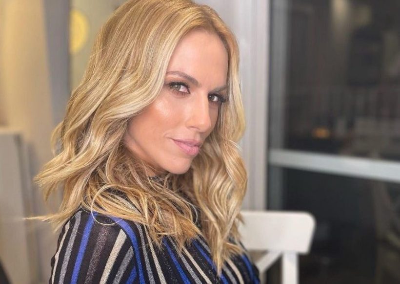 Ταξίδι στο εξωτερικό για την αιγιώτισσα Ντορέττα Παπαδημητρίου με παιδιά και σύντροφο ΦΩΤΟ