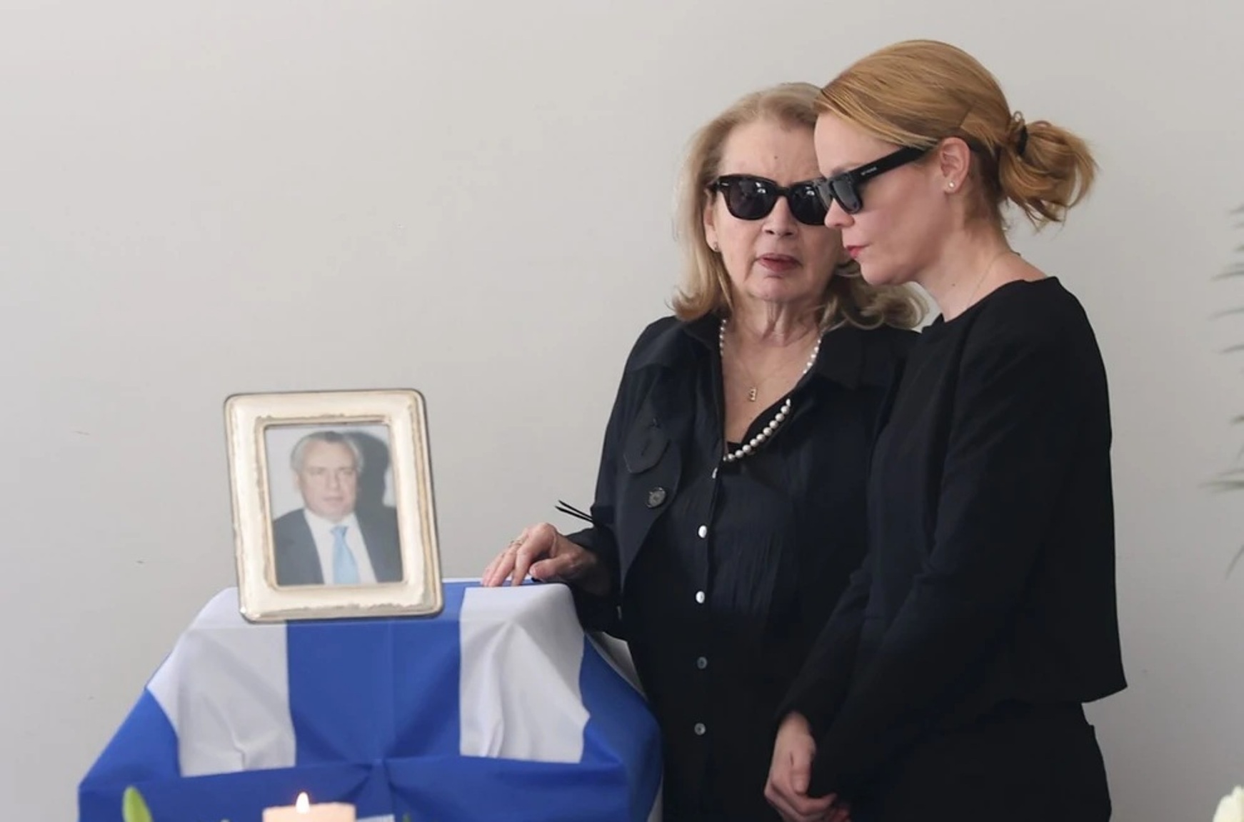 Συγκινεί ο επικήδειος της Λένας Παπαληγούρα για τον πατέρα της ΦΩΤΟ
