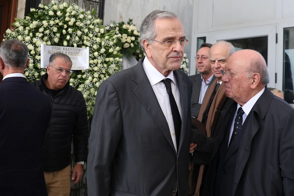 Συγκινεί ο επικήδειος της Λένας Παπαληγούρα για τον πατέρα της ΦΩΤΟ