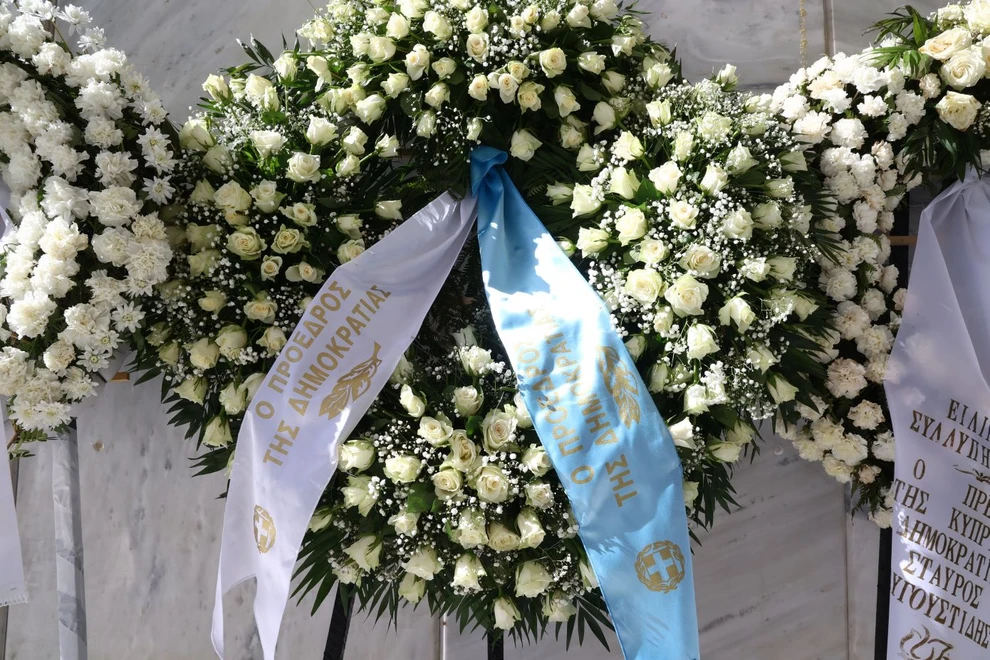 Συγκινεί ο επικήδειος της Λένας Παπαληγούρα για τον πατέρα της ΦΩΤΟ