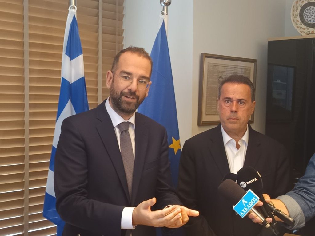 Παπασταύρου από την Πάτρα: «Ανοιχτός ορίζοντας» για τις Ενεργειακές Κοινότητες, επίσκεψη και στα καμένα ΒΙΝΤΕΟ