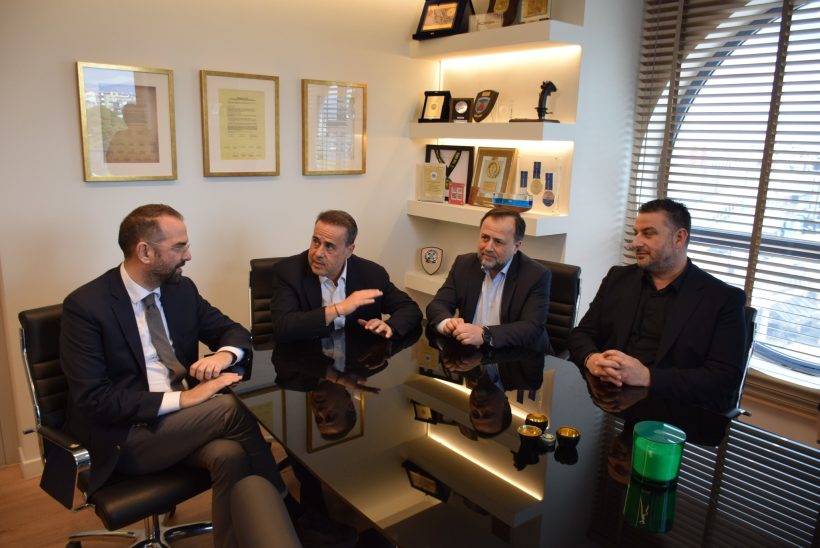 Παπασταύρου από την Πάτρα: «Ανοιχτός ορίζοντας» για τις Ενεργειακές Κοινότητες, επίσκεψη και στα καμένα ΒΙΝΤΕΟ