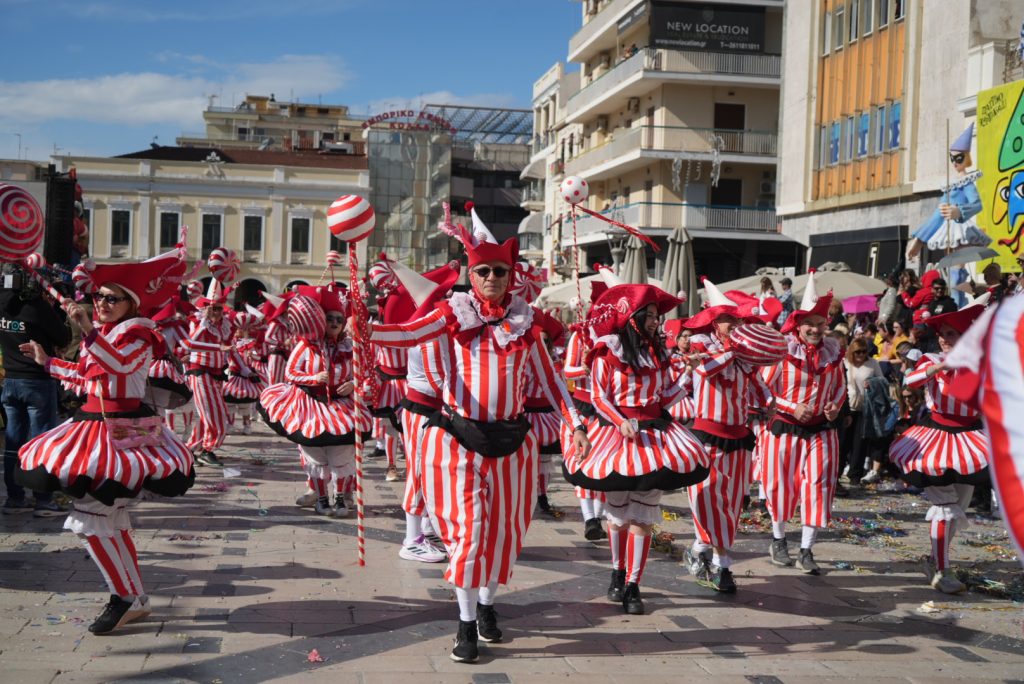 Μεγάλη Παρέλαση Πατρινού Καρναβαλιού 2026: Τα έδωσαν «όλα» τα πληρώματα ΦΩΤΟ 38 Μεγάλη Παρέλαση Πατρινού Καρναβαλιού 2026: Τα έδωσαν «όλα» τα πληρώματα ΦΩΤΟ