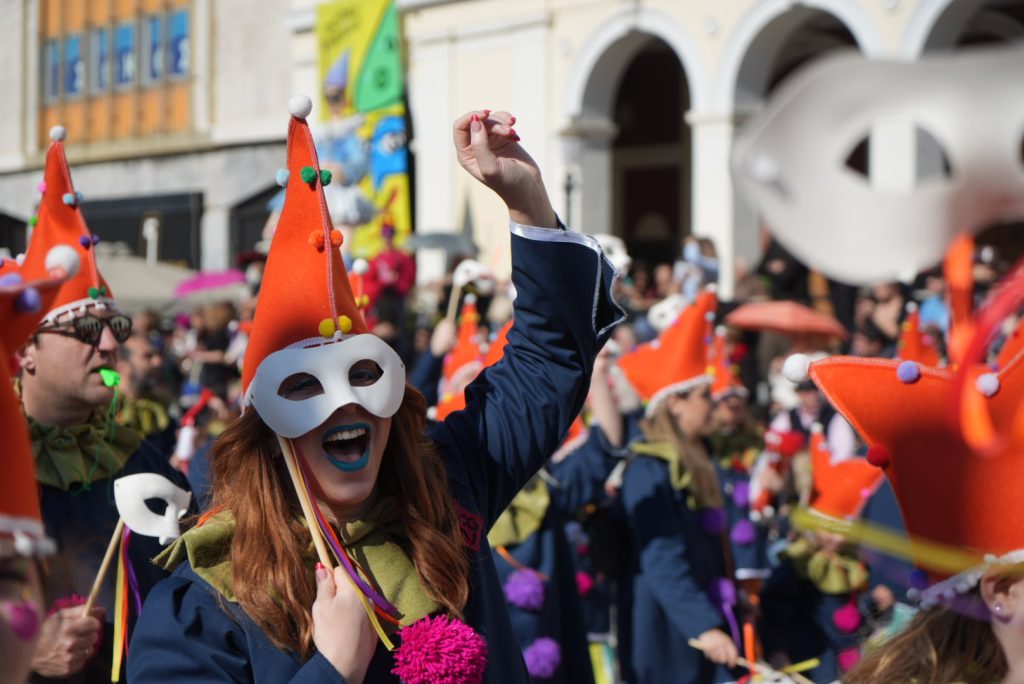 Μεγάλη Παρέλαση Πατρινού Καρναβαλιού 2026: Τα έδωσαν «όλα» τα πληρώματα ΦΩΤΟ