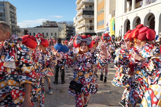 Μεγάλη Παρέλαση Πατρινού Καρναβαλιού 2026: Τα έδωσαν «όλα» τα πληρώματα ΦΩΤΟ