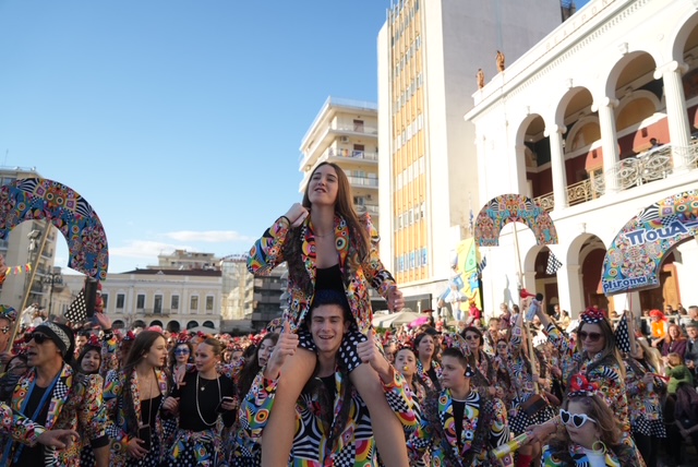 Μεγάλη Παρέλαση Πατρινού Καρναβαλιού 2026: Τα έδωσαν «όλα» τα πληρώματα ΦΩΤΟ 65 Μεγάλη Παρέλαση Πατρινού Καρναβαλιού 2026: Τα έδωσαν «όλα» τα πληρώματα ΦΩΤΟ