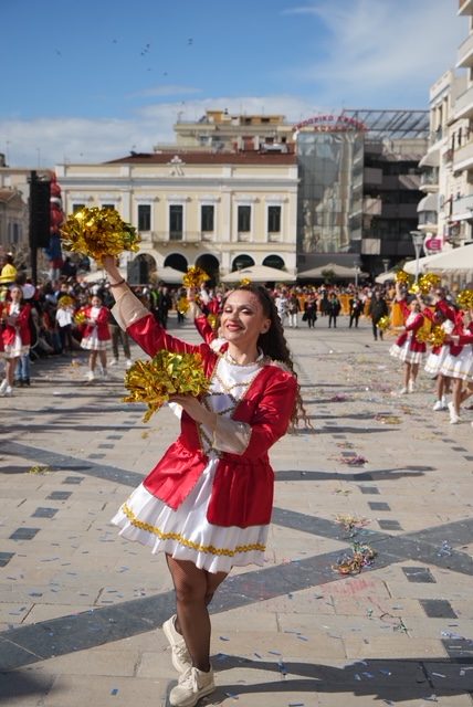 Πατρινό Καρναβάλι 2026: Αφησε εποχή η Μεγάλη Παρέλαση, χιλιάδες καρναβαλιστές μετέφεραν το κέφι ΦΩΤΟ - ΒΙΝΤΕΟ
