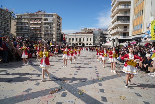 Πατρινό Καρναβάλι 2026: Αφησε εποχή η Μεγάλη Παρέλαση, χιλιάδες καρναβαλιστές μετέφεραν το κέφι ΦΩΤΟ - ΒΙΝΤΕΟ