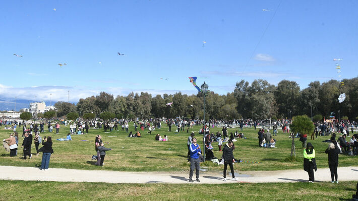 Καθαρή Δευτέρα στην Πάτρα σε Πλαζ και Νότιο Πάρκο 25 Καθαρή Δευτέρα στην Πάτρα σε Πλαζ και Νότιο Πάρκο
