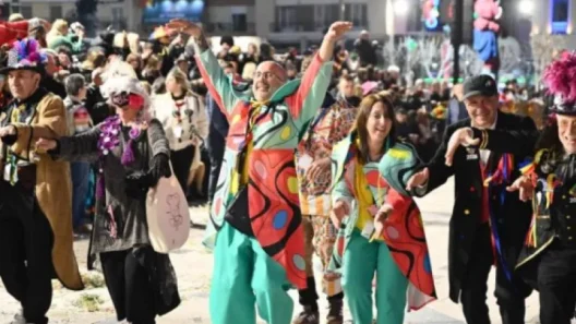 ΠΑΤΡΙΝΟ ΚΑΡΝΑΒΑΛΙ 2026: Η μεγάλη παρέλαση Αρμάτων και 55.000 Καρναβαλιστών ΖΩΝΤΑΝΗ ΜΕΤΑΔΟΣΗ