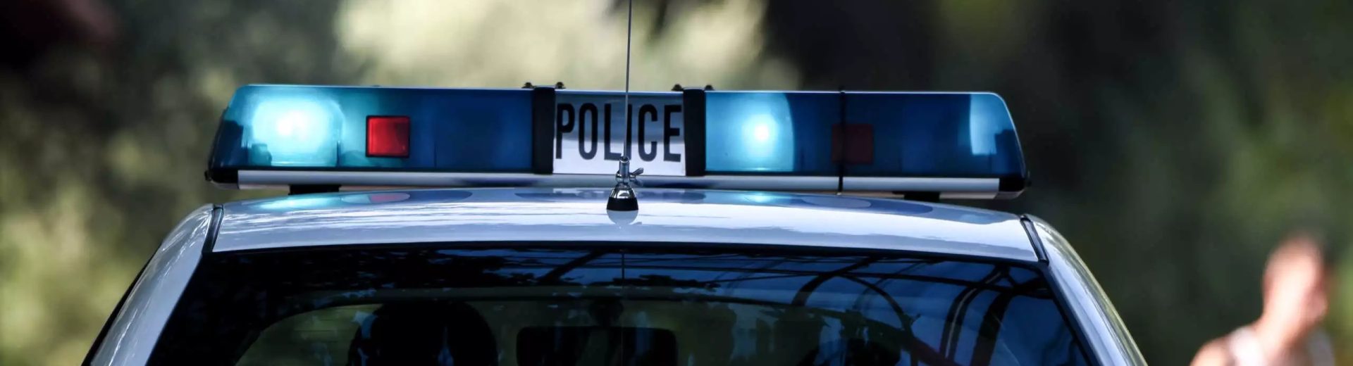 Θεσσαλονίκη: 5χρονος μόνος του σε μπαλκόνι πετούσε αντικείμενα σε περαστικούς ΒΙΝΤΕΟ