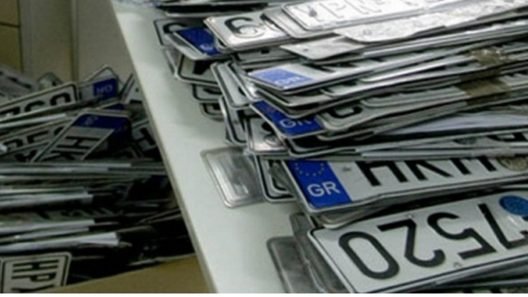 Κάτω Αχαΐα: Σύλληψη οδηγού, «μπέρδεμα» με πινακίδες κυκλοφορίας