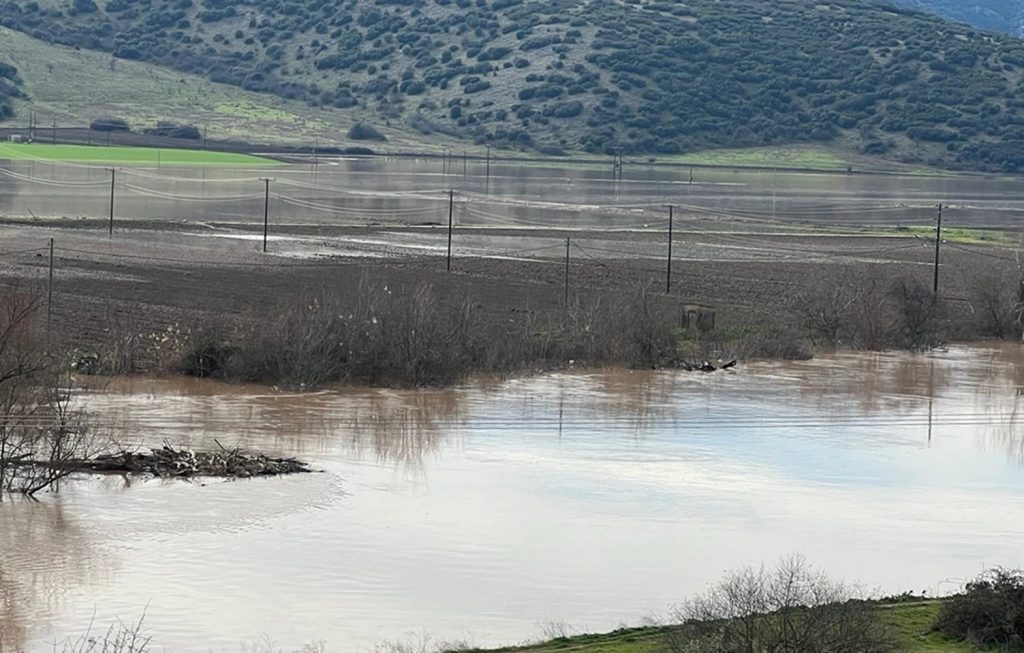 Λάρισα: Υπερχείλισε ο Πηνειός, πλημμύρισαν αγροτικές εκτάσεις ΒΙΝΤΕΟ ΦΩΤΟ