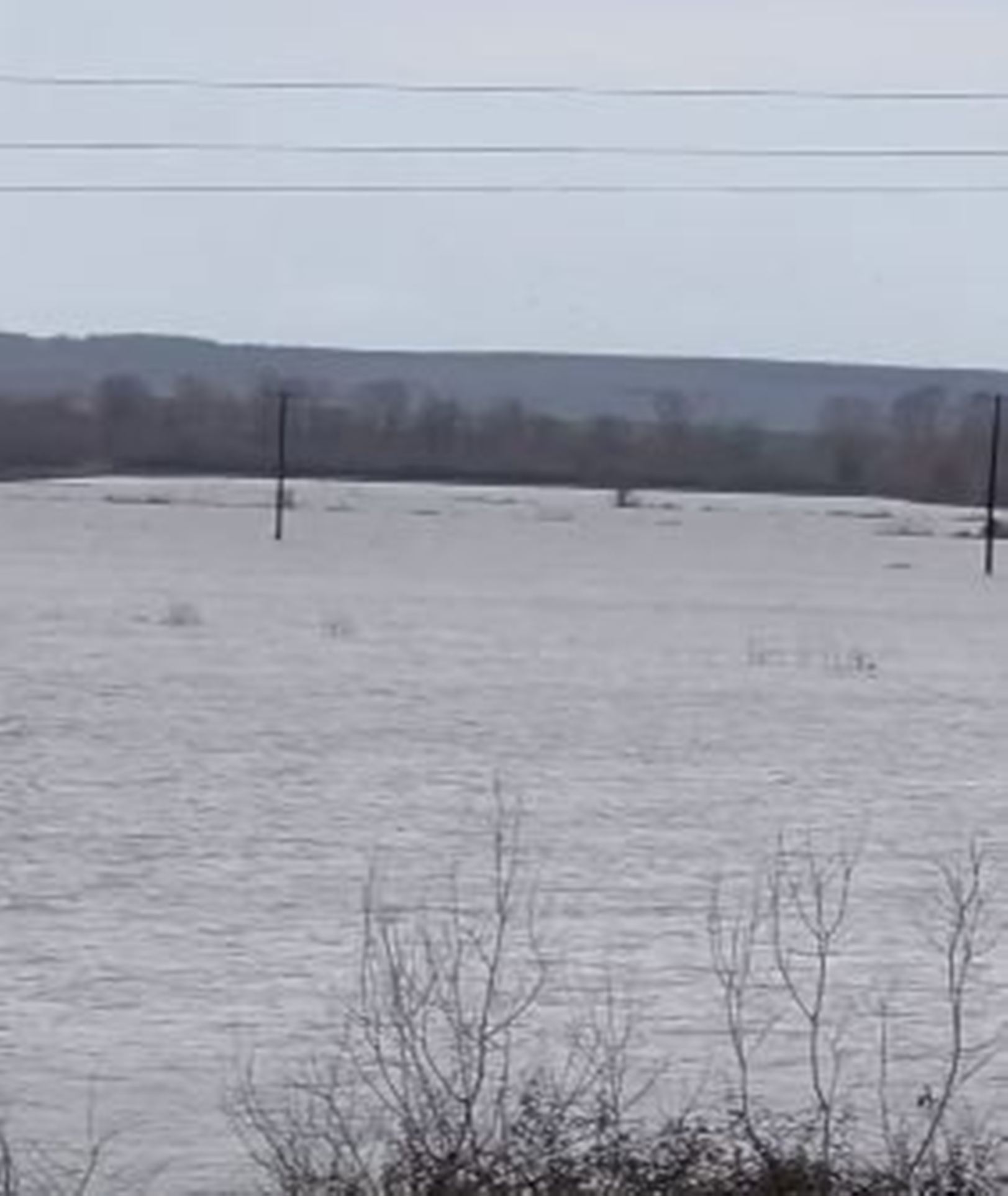 Χιλιάδες στρέμματα κάτω από το νερό στο Σουφλί, έσπασαν αναχώματα ΒΙΝΤΕΟ 25 Χιλιάδες στρέμματα κάτω από το νερό στο Σουφλί, έσπασαν αναχώματα ΒΙΝΤΕΟ