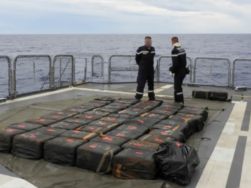 Πολυνησία: Το πολεμικό ναυτικό κατάσχεσε 4,2 τόνους κοκαΐνης 27 Πολυνησία: Το πολεμικό ναυτικό κατάσχεσε 4,2 τόνους κοκαΐνης