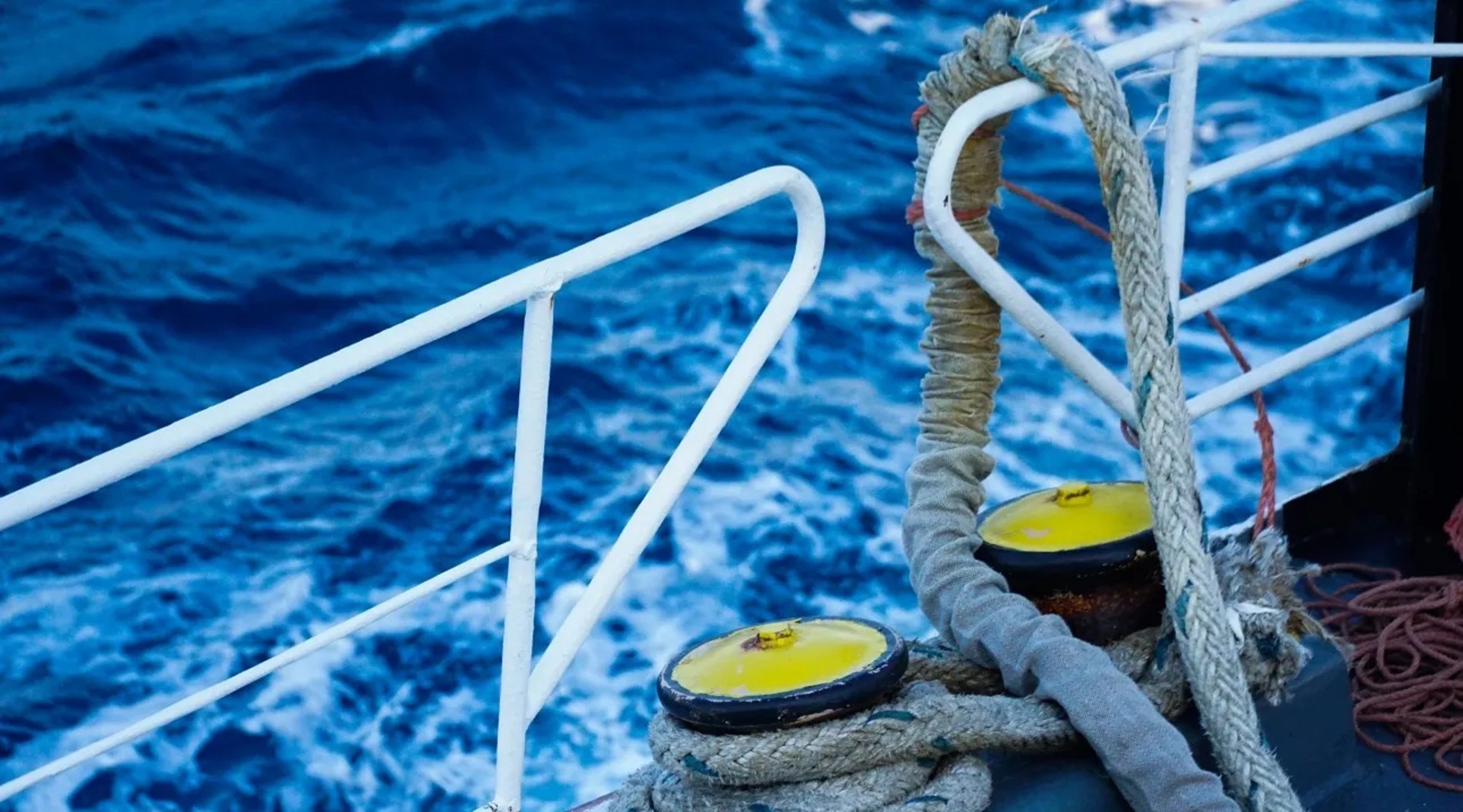 Ρίο: Εσπασαν κάβοι σε φέρι μποτ,  κινητοποίηση του Λιμενικού