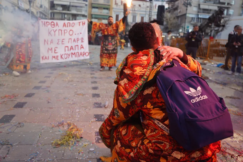 Πάτρα: Η Καρναβαλική πρόταση γάμου! ΦΩΤΟ 26 Πάτρα: Η Καρναβαλική πρόταση γάμου! ΦΩΤΟ