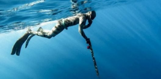 Ρίο: Nέες έρευνες για τον ψαροτουφεκά που «πνίγηκε» - Περίεργο αίτημα του Λιμενικού για άρση του τηλεφωνικού απορρήτου - Τα σενάρια