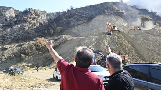 Πάτρα: Αγανακτισμένοι πάλι οι κάτοικοι με την βρωμιά του ΧΥΤΑ Ξερόλακκας ΦΩΤΟ