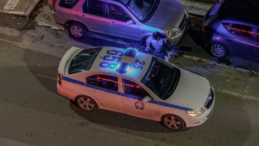 Μοσχάτο: Εντοπίστηκε να οδηγεί με όπλο, σφαίρες, χειροβομβίδα και χιλιάδες ευρώ ΦΩΤΟ