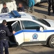 Αχαΐα: 10 συλλήψεις σε ευρεία αστυνομική επιχείρηση στη Ροδοδάφνη