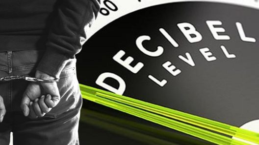 Κάτω Αχαΐα: Στη διαπασών η μουσική, δεν «άκουσε» ούτε τους Αστυνομικούς