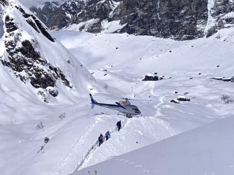 Άλπεις: Χιονοστιβάδα σκότωσε σκιέρ ΦΩΤΟ