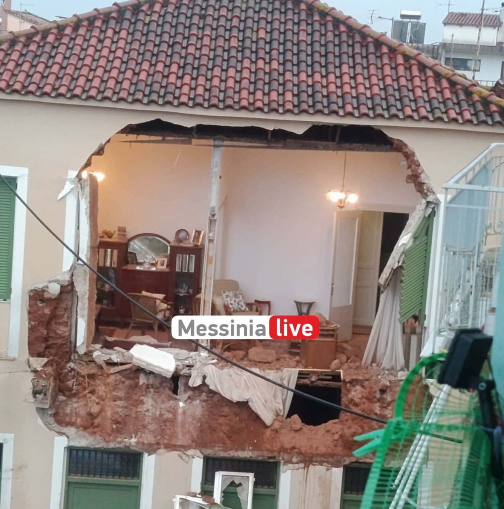 Ξαφνική κατάρρευση πρόσοψης σπιτιού στη Μεσσήνη ΦΩΤΟ 30 Ξαφνική κατάρρευση πρόσοψης σπιτιού στη Μεσσήνη ΦΩΤΟ