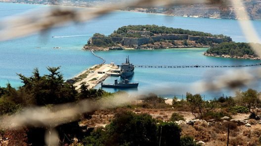 Σούδα: Σύλληψη για κατασκοπεία στη βάση - Τι βρέθηκε στην κατοχή Πολωνού ΝΕΟΤΕΡΑ