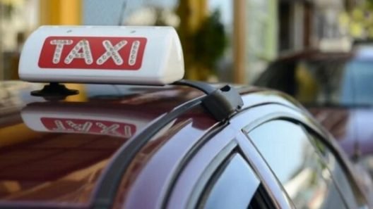 Συνελήφθη ταξιτζής στην Πάτρα, του είχε αφαιρεθεί το δίπλωμα!