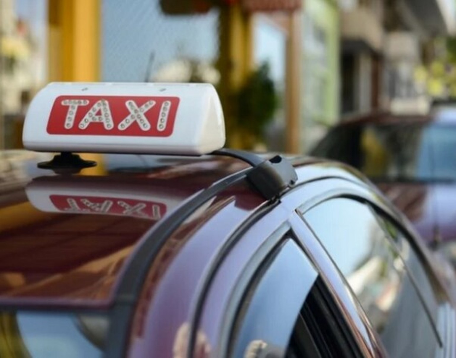 Συνελήφθη ταξιτζής στην Πάτρα, του είχε αφαιρεθεί το δίπλωμα!