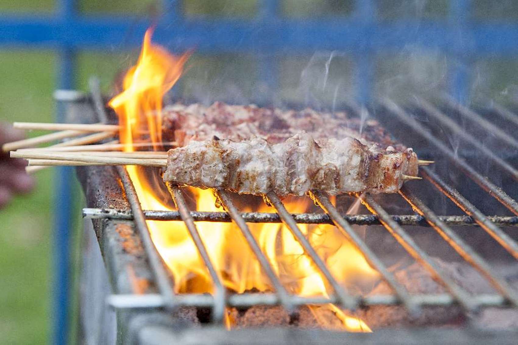 «Καίνε» οι τιμές του κρέατος για την Τσικνοπέμπτη ΠΙΝΑΚΑΣ