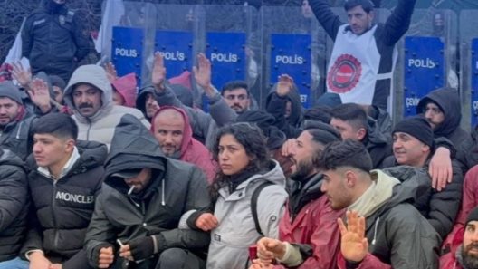 Συλλήψεις και εκτατεμένες απεργίες σε αλυσίδα σουπερμάρκετ στην Τουρκία ΒΙΝΤΕΟ