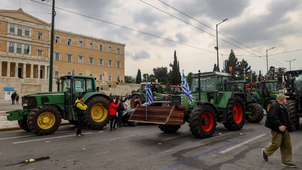 Αχαΐα: Στο συλλαλητήριο του Συντάγματος, σήμερα, με τρακτέρ, Αγρότες, Κτηνοτρόφοι, Μελισσοκόμοι
