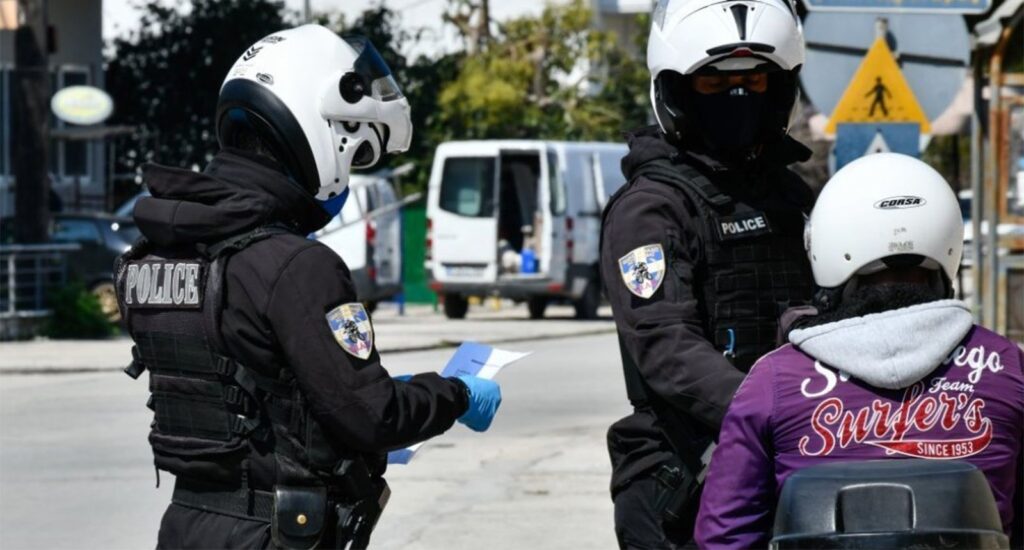 Δεύτερη πανελλαδικά η Δυτική Ελλάδα στις παραβάσεις για μη χρήση κράνους