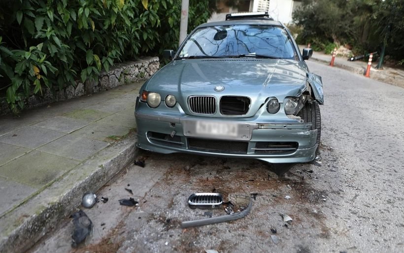 Σημαντικές υλικές ζημιές σε σταθμευμένα οχήματα