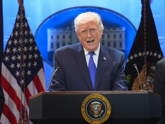 ΗΠΑ: Ο Τραμπ ανακοίνωσε νέο παγκόσμιο δασμό 10%