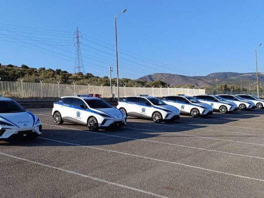 Πατρών- Πύργου: Ηλεκτροκίνητα περιπολικά και ηλεκτροφορτιστές σε Πάτρα - Ελευσίνα