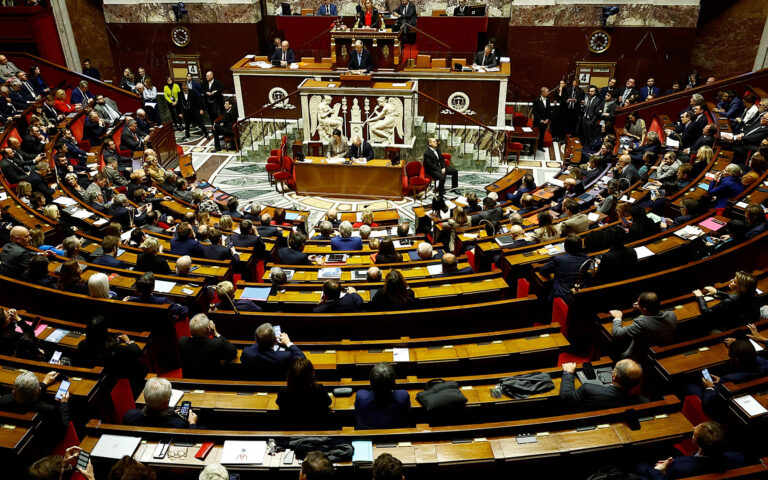 Απερρίφθησαν οι προτάσεις μομφής κατά της κυβέρνησης Μακρόν 32 Απερρίφθησαν οι προτάσεις μομφής κατά της κυβέρνησης Μακρόν