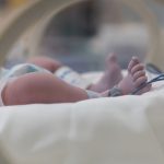 Πάτρα: Στην Αστυνομία η μητέρα του μωρού με κατάγματα και εγκαύματα, η προ ημερών επίσκεψη σε νοσοκομείο