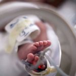 Πάτρα: Με εγκαύματα και κατάγματα μωρό στο Καραμανδάνειο, τι ερευνάται