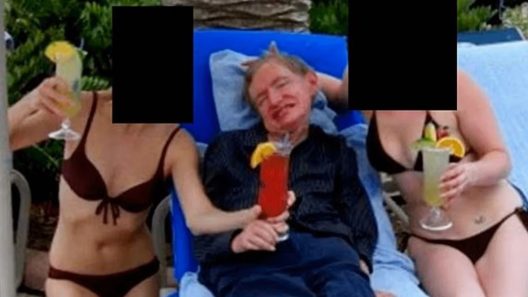 «Μυστήριο» με τη φωτογραφία και τις γυναίκες με μπικίνι του Χόκινγκ, βρέθηκε στα αρχεία Επσταϊν